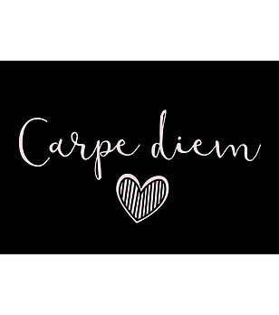 Черна постелка с розов принт Carpe Diem 52х75 см снимка