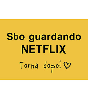 Жълта постелка с черни надписи "Гледам Netflix..." 52х75 см снимка