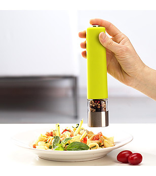 Зелена електрическа мелничка за пипер снимка