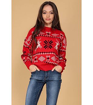 Червен дамски пуловер със зимни мотиви снимка