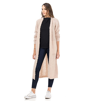 Дълга дамска жилетка в екрю снимка