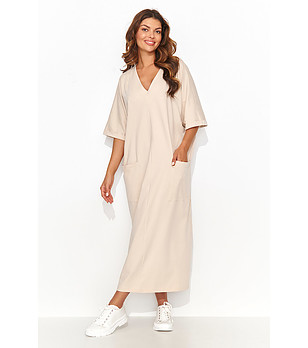 Памучна рокля в бежов цвят снимка