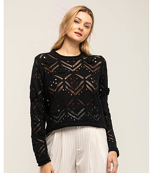 Черен ажурен дамски пуловер снимка