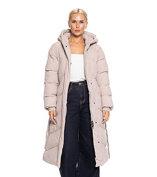 Дълго дамско яке с качулка в бежов цвят снимка