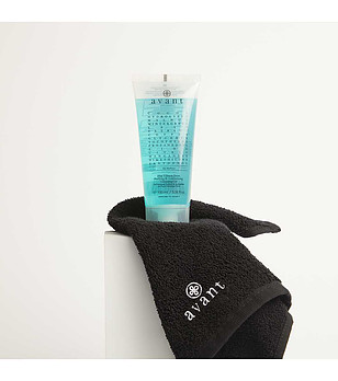 Комплект от гел и 2 бр кърпи за почистване на лице снимка