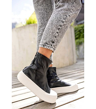 Черни дамски боти с подсилена предна част снимка