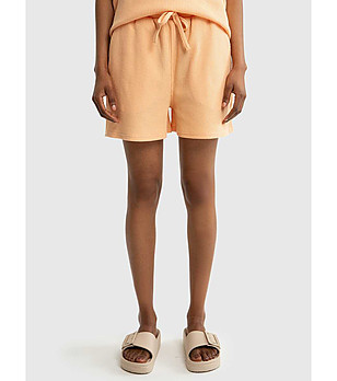 Дамски къси панталонки в светлооранжево Eveliana снимка