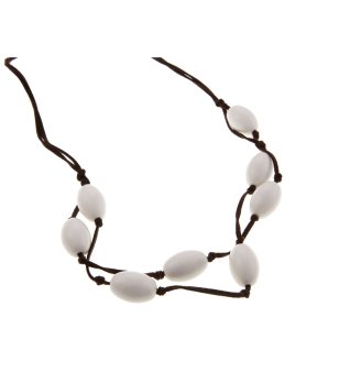 Чокър с овални бели мъниста снимка