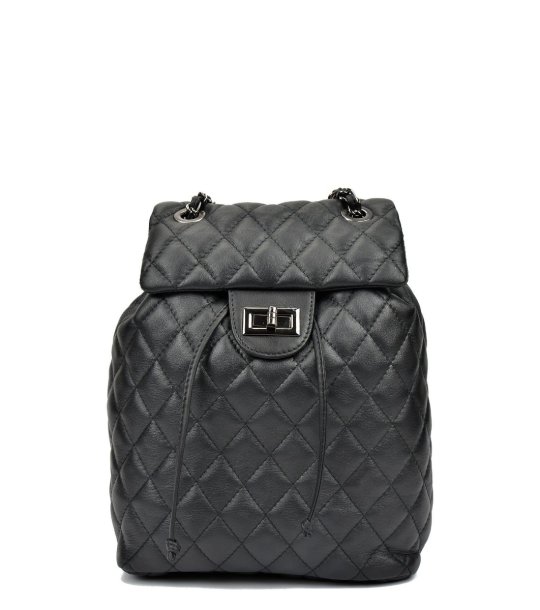 Дамска раница с капак в черно снимка