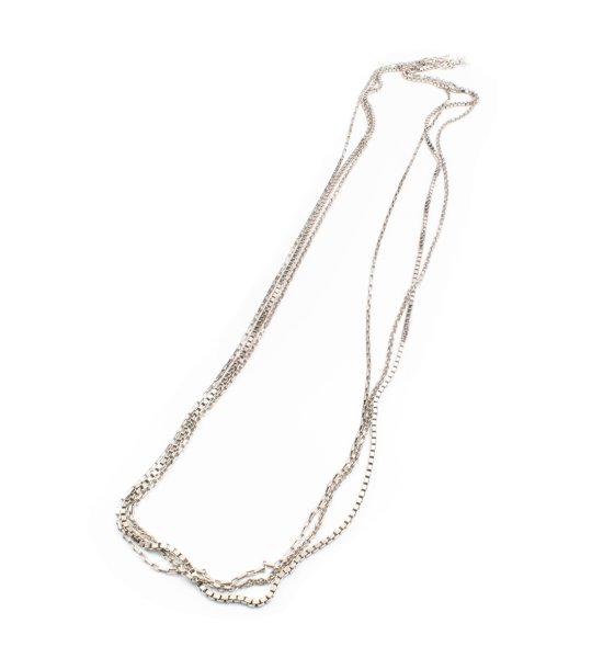 Елегантно дамско сребристо колие снимка