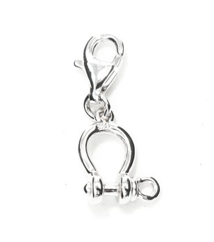 Посребрен талисман с карабинер снимка