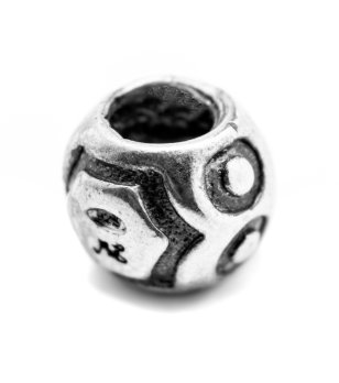 Талисман в сребристо с кръгъл дизайн снимка