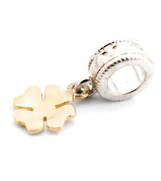 Талисман с висулка детелина снимка