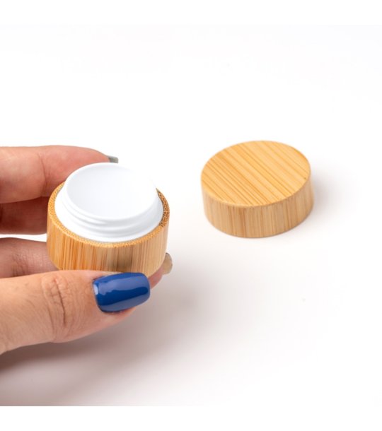 Балсам за устни в бамбукова кутийка BLEDAX снимка