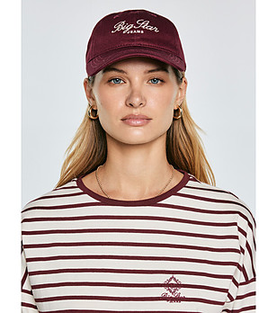 Дамска памучна шапка в бургунд Bellia снимка