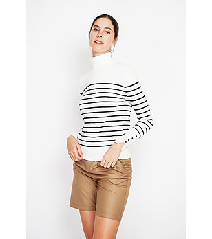 Дамски пуловер в цвят крем на черно райе снимка