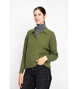 Дамски пуловер в зелено с плетеници снимка