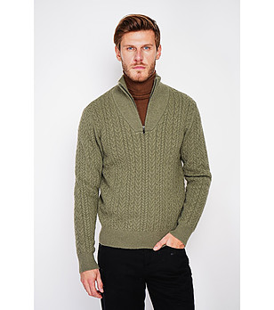 Мъжки пуловер с плетеници в цвят каки снимка