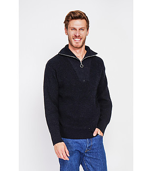 Мъжки пуловер в черно снимка