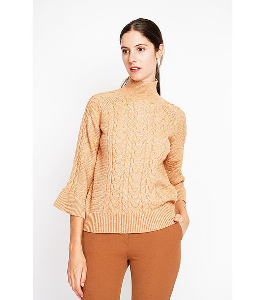 Дамски пуловер в бежово с плетеници снимка