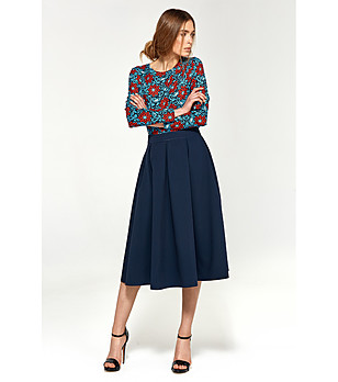 Тъмносиня разкроена пола снимка