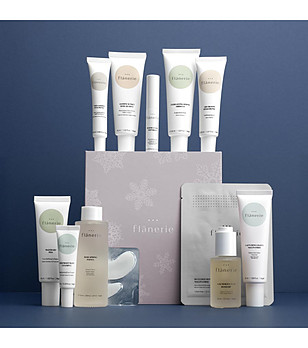 Адвент календар 12 Days of Mindful Glow снимка