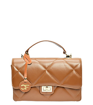 Дамска кожена чанта в цвят коняк Kalona снимка