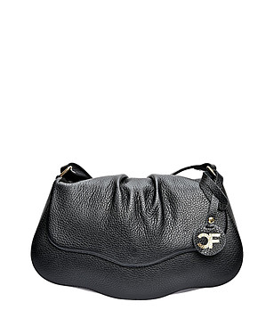 Дамска черна кожена чанта Tola снимка