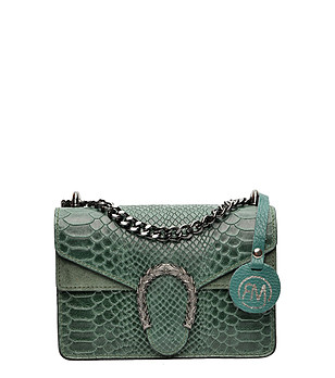 Дамска кожена зелена чанта със змийски ефект снимка