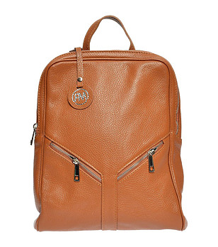 Дамска кожена раница в цвят коняк Daria снимка