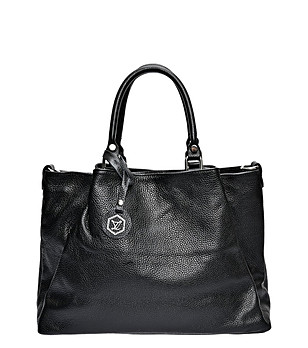 Черна дамска чанта от естествена кожа снимка