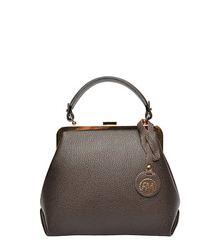 Кафява дамска кожена чанта с къса дръжка снимка