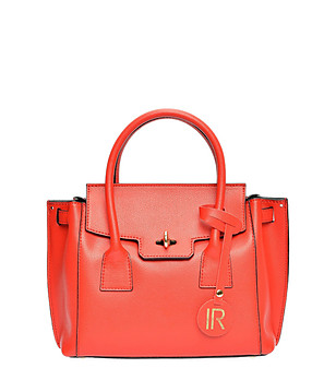 Кокетна дамска чанта от естествена кожа Monic в червен нюанс снимка