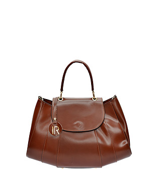 Кафява дамска чанта от естествена кожа с нестандартна форма снимка