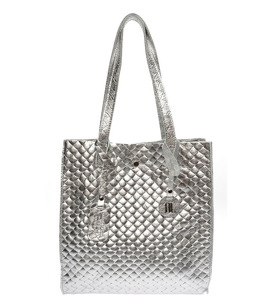 Сребриста дамска чанта от естествена кожа снимка