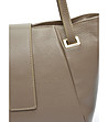 Кожена дамска чанта в цвят таупе-3 снимка