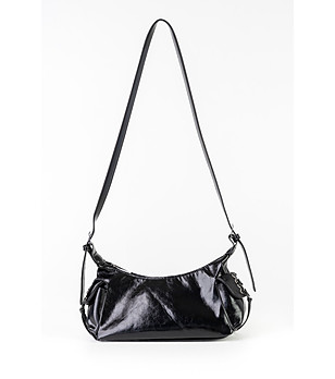 Дамска чанта в черно с гланцов ефект Lana снимка