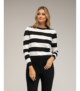 Дамски пуловер на райе в бяло и черно снимка