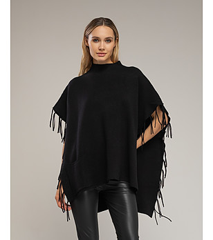 Елегантно дамско пончо в черно снимка