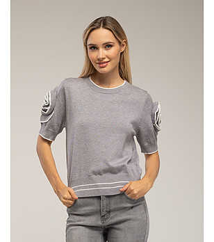 Дамска блуза в сиво с ефектни ръкави снимка