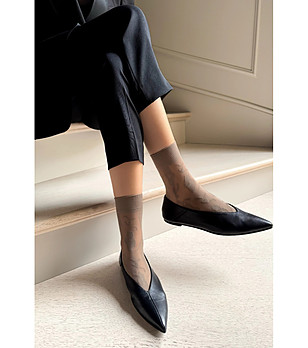 Дамски чорапи в нюанс на сиво-кафяво с флорален мотив FIORE снимка