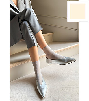 Дамски чорапи в цвят екрю с геометрични точки SOFIA снимка