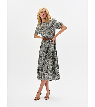 Черно-бяла миди рокля с флорален принт снимка