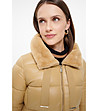 Дамско яке в цвят камел с пухкава яка-3 снимка
