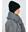 Черна дамска зимна шапка -2 снимка