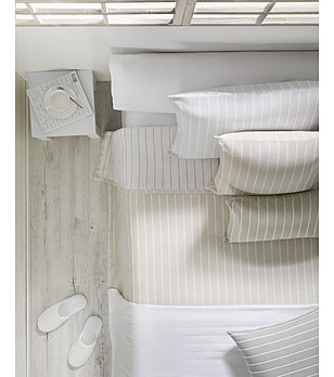 Бежова декоративна кувертюра с райе JUCAR 60x170 см снимка