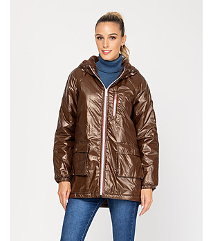 Кафяво дамско яке тип ветровка с качулка снимка