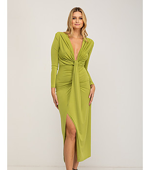 Зелена рокля с дълбоко деколте и драпиран ефект  снимка