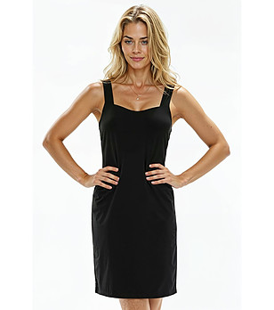 Черна рокля-подплата с широки презрамки снимка