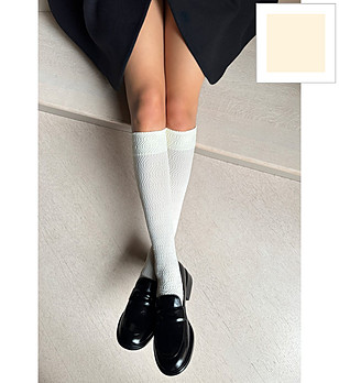 Дамски чорапи до коляното в цвят крем с геометричен десен MARGO снимка